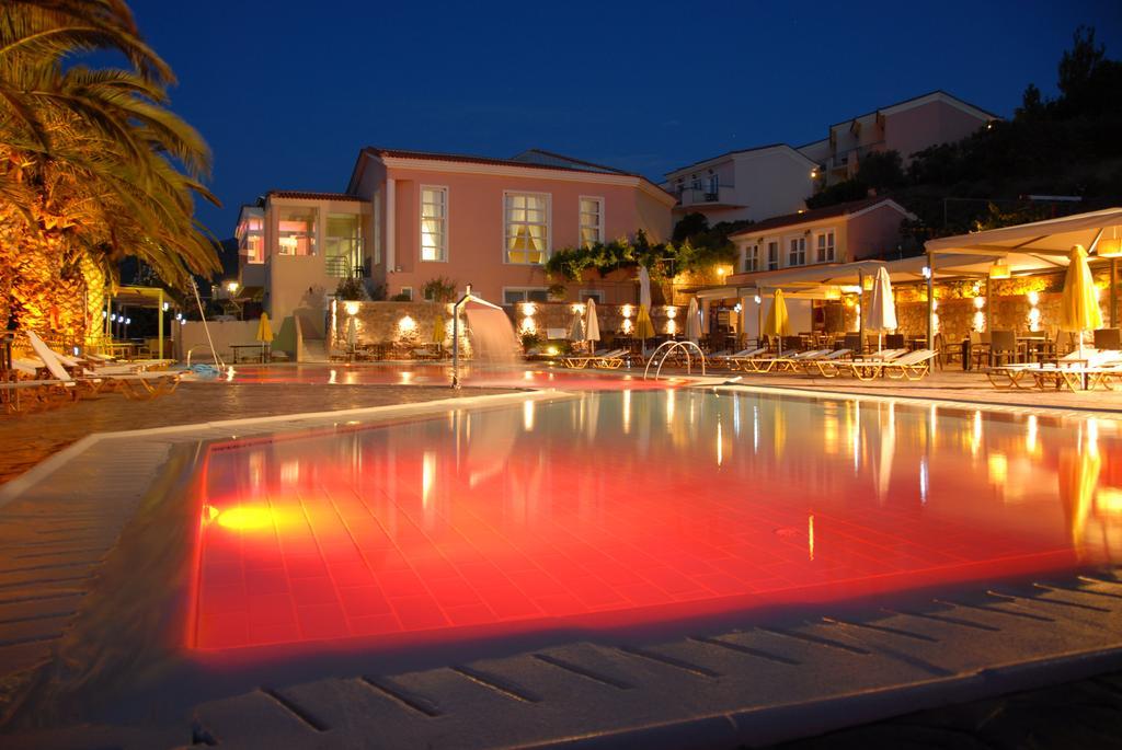 Sunrise Resort Hotel Мітімна Зручності фото